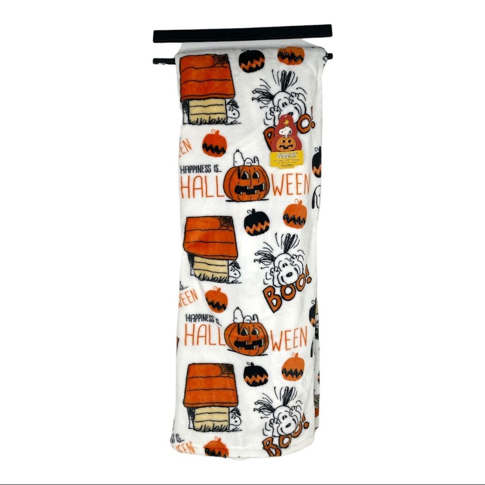 Peanuts Snoopy Happiness is Halloween Pumpkins Throw Blanket White Size 50x70